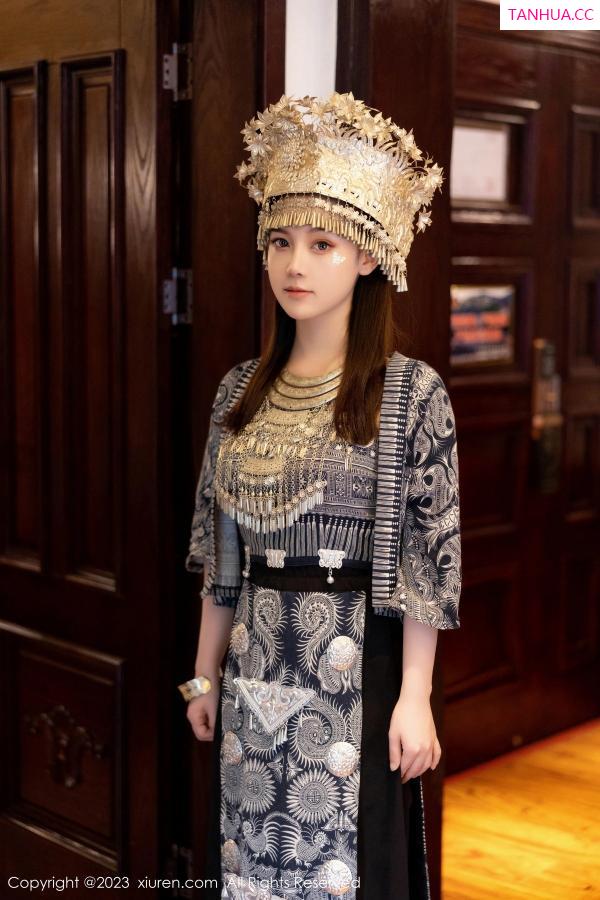 豆瓣酱  [XiuRen]高清写真图 2023.09.27 No.7448 豆瓣酱 苗族服饰第22张图片